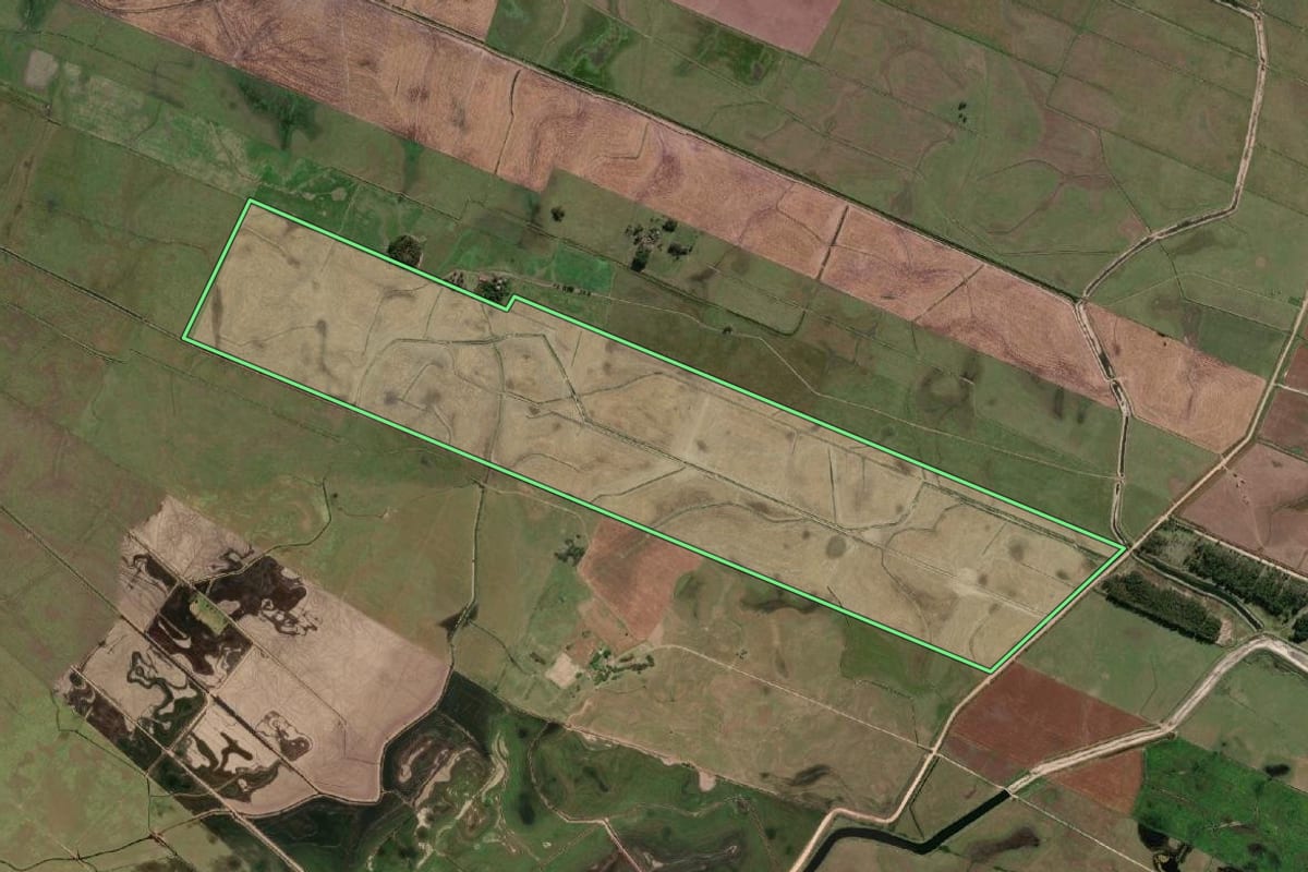 Imagem de satélite do imóvel rural em Santa Vitória do Palmar (RS), com o contorno declarado no CAR desenhado por cima.
