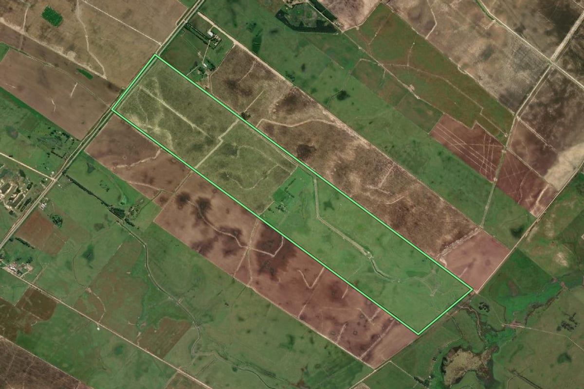 Imagem de satélite do imóvel rural em Santa Vitória do Palmar (RS), com o contorno declarado no CAR desenhado por cima.