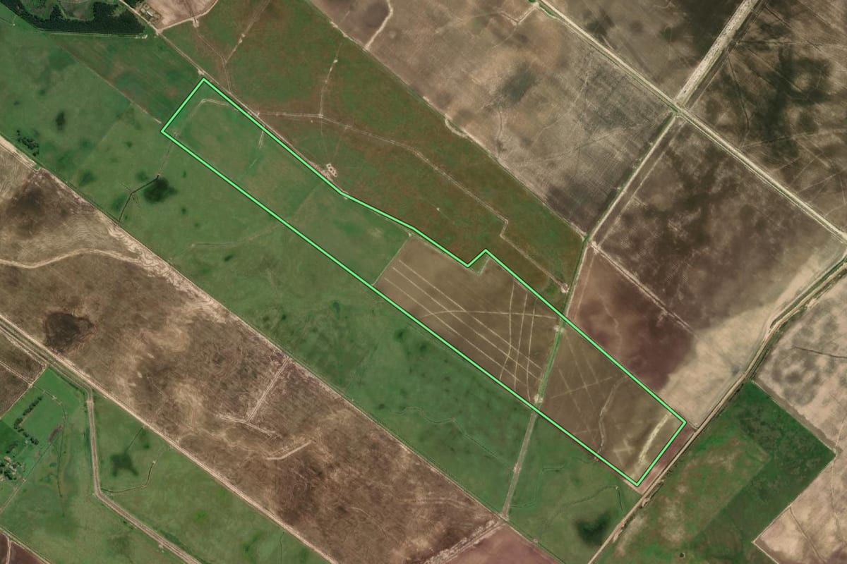 Imagem de satélite do imóvel rural em Santa Vitória do Palmar (RS), com o contorno declarado no CAR desenhado por cima.