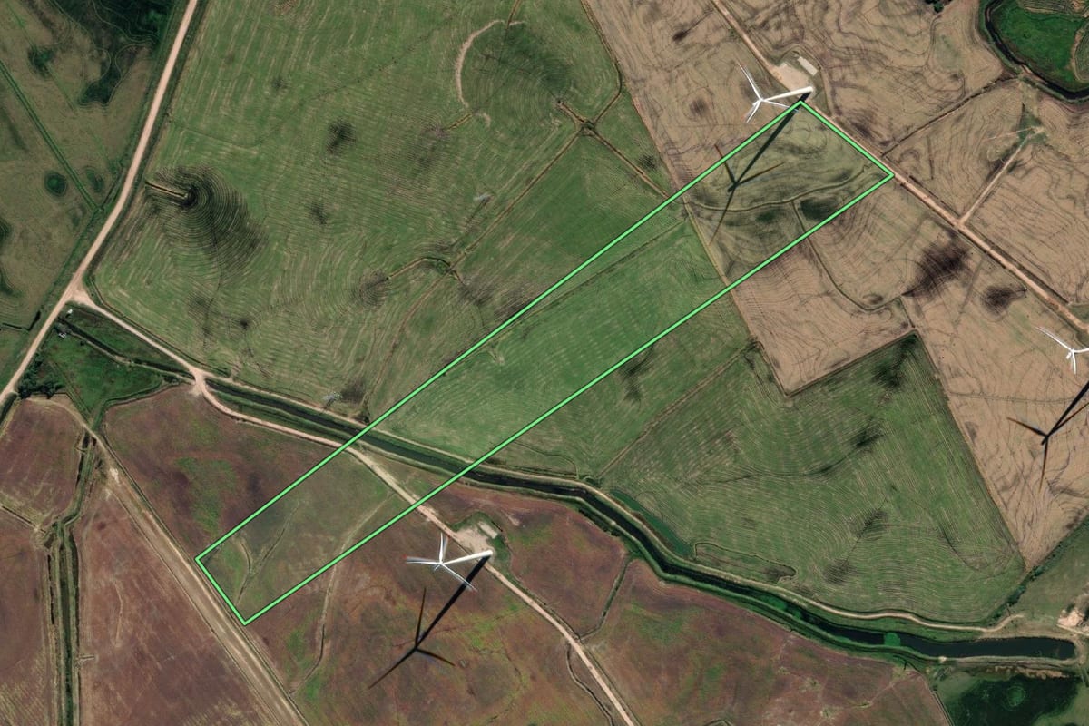 Imagem de satélite do imóvel rural em Santa Vitória do Palmar (RS), com o contorno declarado no CAR desenhado por cima.