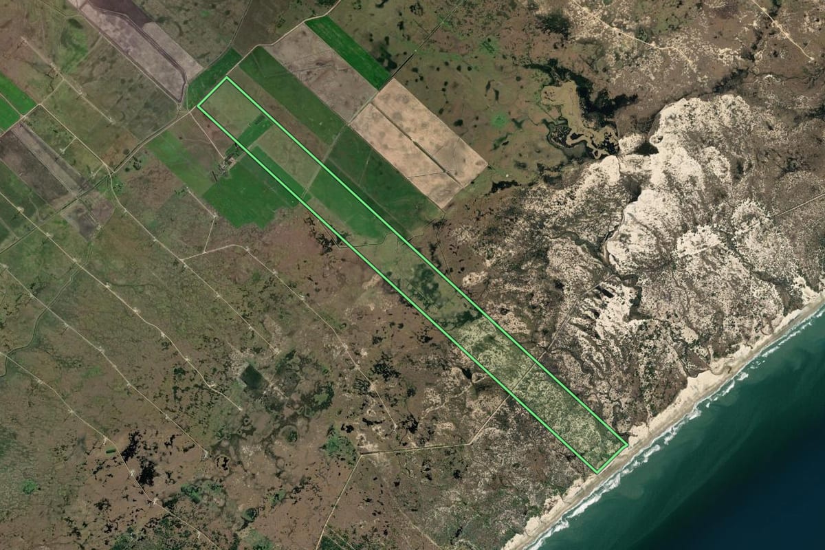 Imagem de satélite do imóvel rural em Santa Vitória do Palmar (RS), com o contorno declarado no CAR desenhado por cima.