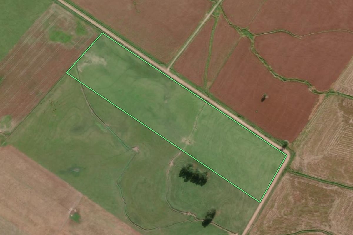Imagem de satélite do imóvel rural em Santa Vitória do Palmar (RS), com o contorno declarado no CAR desenhado por cima.