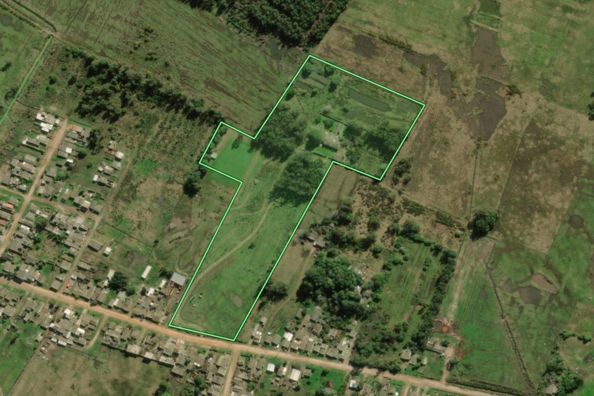 Imagem de satélite do imóvel rural em Santa Vitória do Palmar (RS), com o contorno declarado no CAR desenhado por cima.