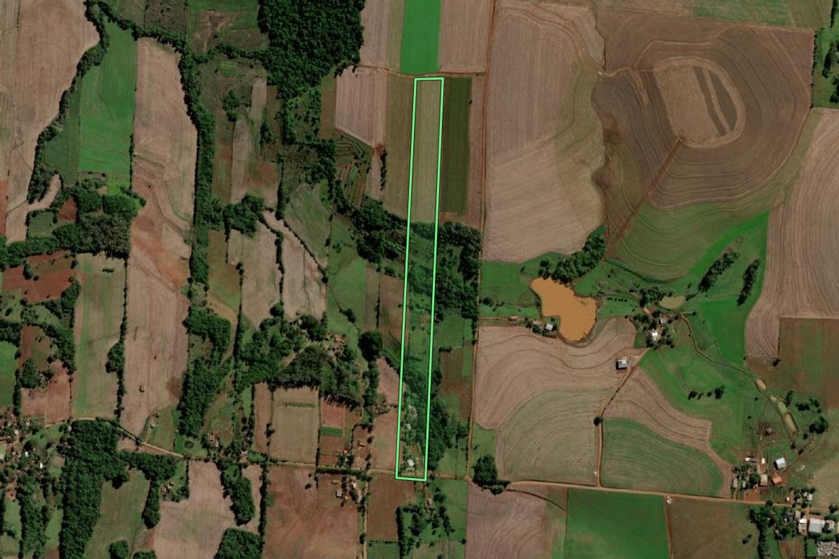 Imagem de satélite do imóvel rural em Santo Ângelo (RS), com o contorno declarado no CAR desenhado por cima.