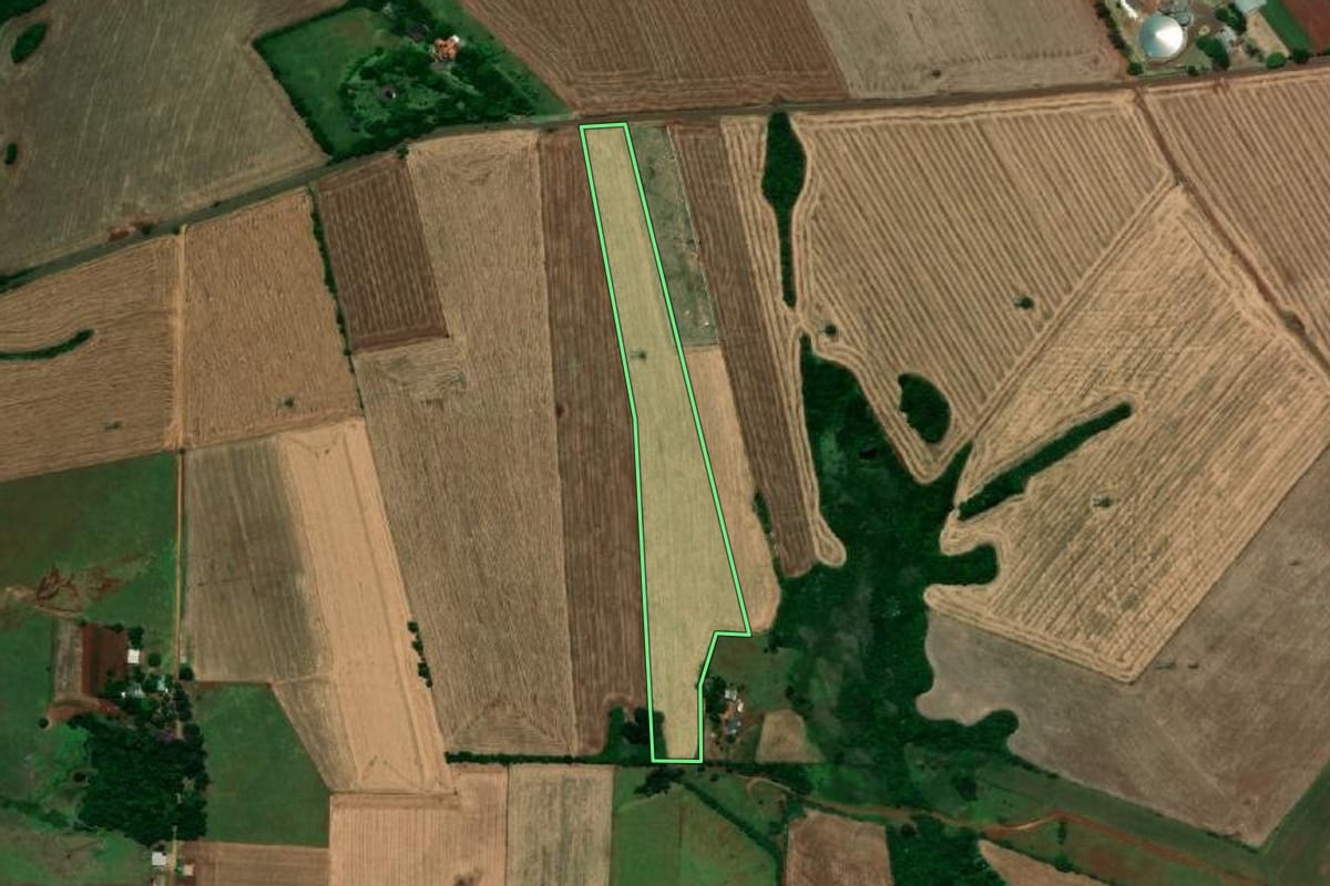 Imagem de satélite do imóvel rural em Santo Ângelo (RS), com o contorno declarado no CAR desenhado por cima.