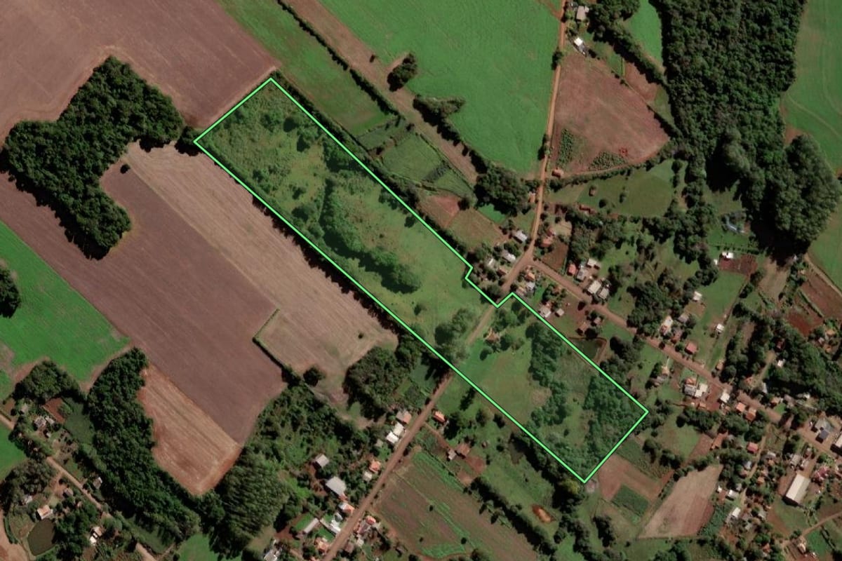 Imagem de satélite do imóvel rural em Santo Ângelo (RS), com o contorno declarado no CAR desenhado por cima.