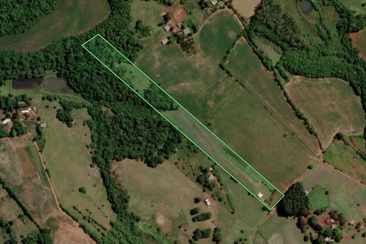 Imagem de satélite do imóvel rural em Santo Ângelo (RS), com o contorno declarado no CAR desenhado por cima.