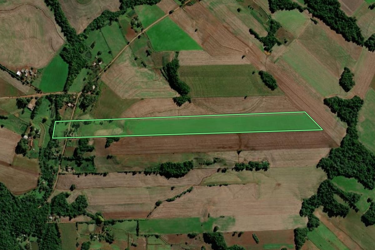 Imagem de satélite do imóvel rural em Santo Ângelo (RS), com o contorno declarado no CAR desenhado por cima.