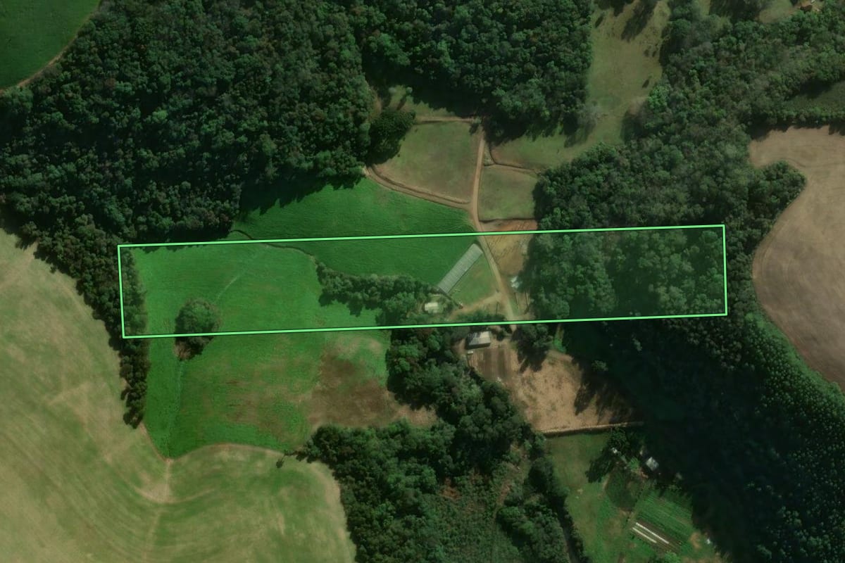 Imagem de satélite do imóvel rural em Santo Antônio do Palma (RS), com o contorno declarado no CAR desenhado por cima.