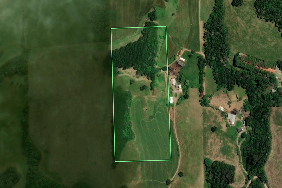 Imagem de satélite do imóvel rural em Santo Antônio do Palma (RS), com o contorno declarado no CAR desenhado por cima.
