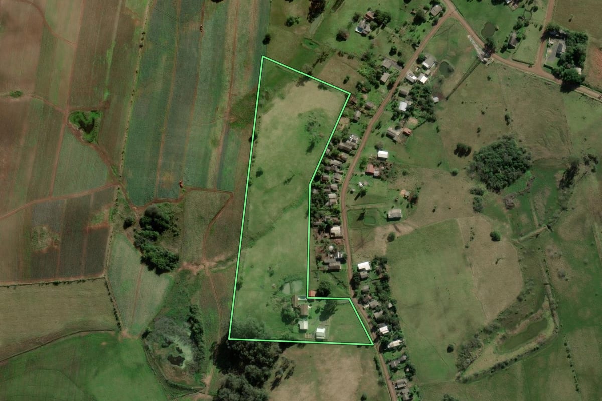 Imagem de satélite do imóvel rural em Santo Antônio da Patrulha (RS), com o contorno declarado no CAR desenhado por cima.