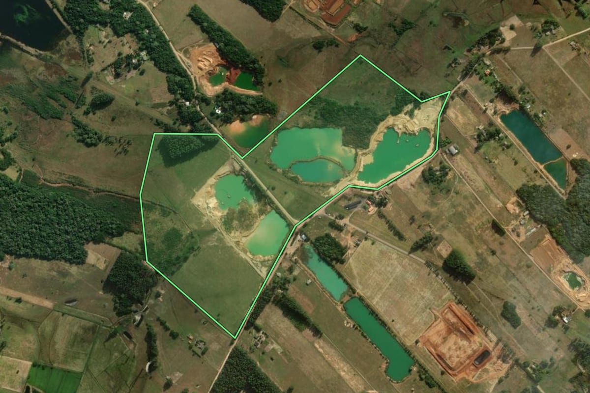 Imagem de satélite do imóvel rural em Santo Antônio da Patrulha (RS), com o contorno declarado no CAR desenhado por cima.