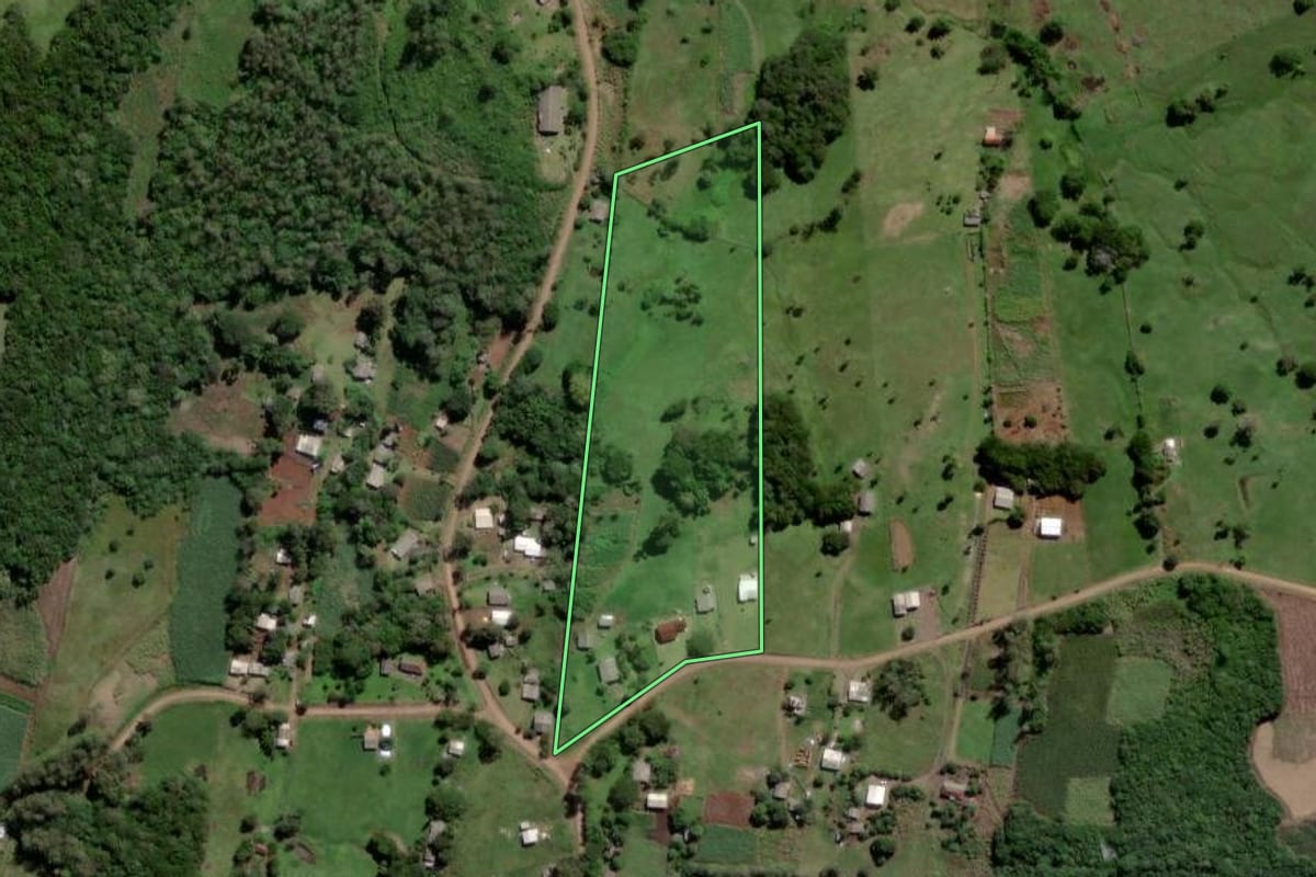 Imagem de satélite do imóvel rural em Santo Antônio da Patrulha (RS), com o contorno declarado no CAR desenhado por cima.