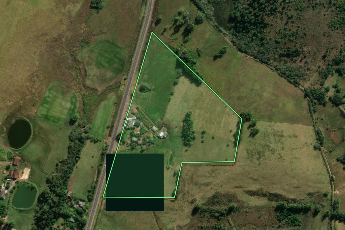 Imagem de satélite do imóvel rural em Santo Antônio da Patrulha (RS), com o contorno declarado no CAR desenhado por cima.