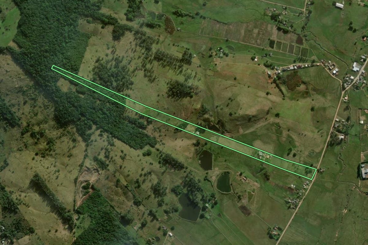 Imagem de satélite do imóvel rural em Santo Antônio da Patrulha (RS), com o contorno declarado no CAR desenhado por cima.
