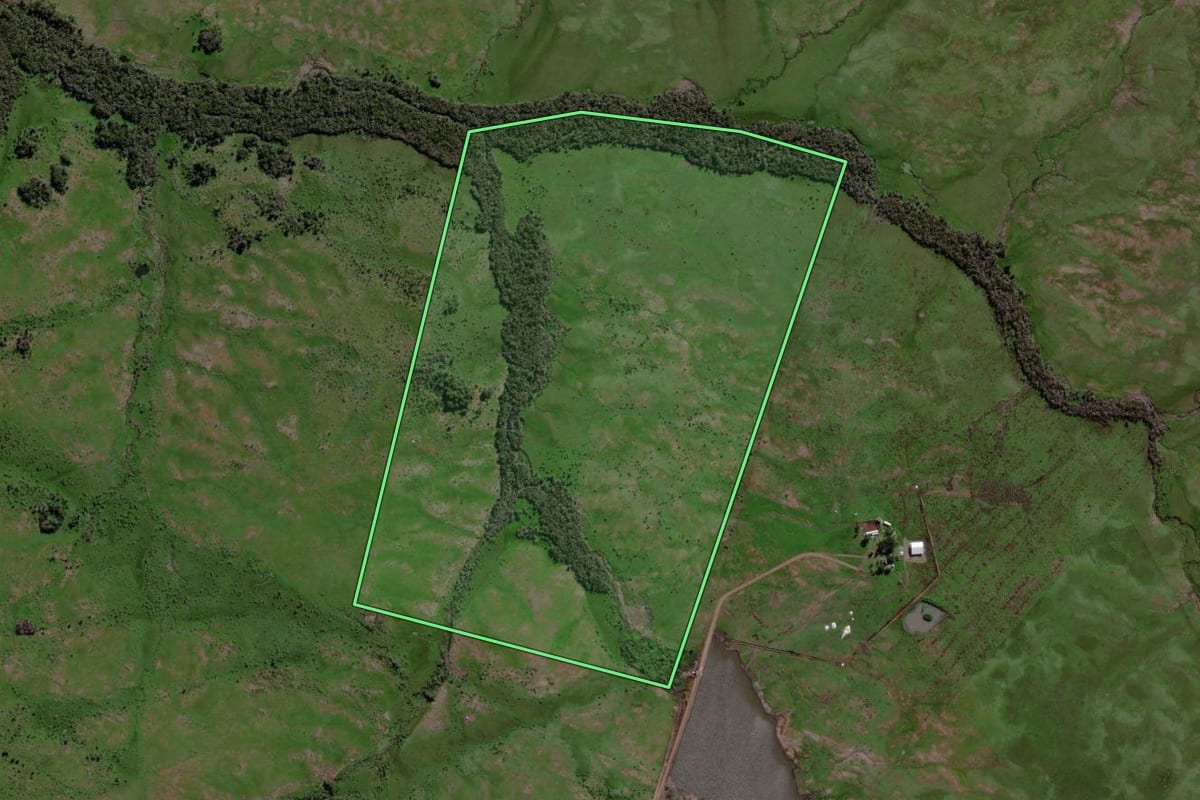 Imagem de satélite do imóvel rural em Santo Antônio das Missões (RS), com o contorno declarado no CAR desenhado por cima.