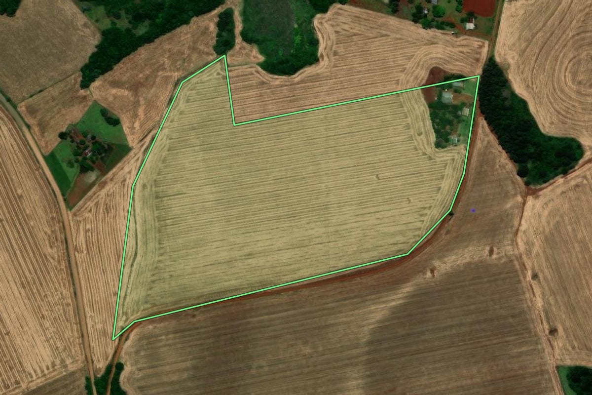 Imagem de satélite do imóvel rural em Santo Antônio das Missões (RS), com o contorno declarado no CAR desenhado por cima.
