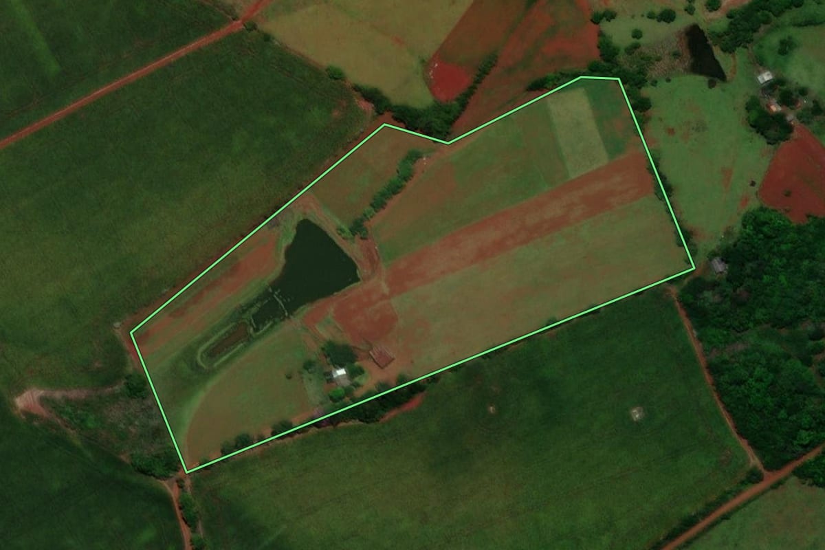 Imagem de satélite do imóvel rural em Santo Antônio das Missões (RS), com o contorno declarado no CAR desenhado por cima.