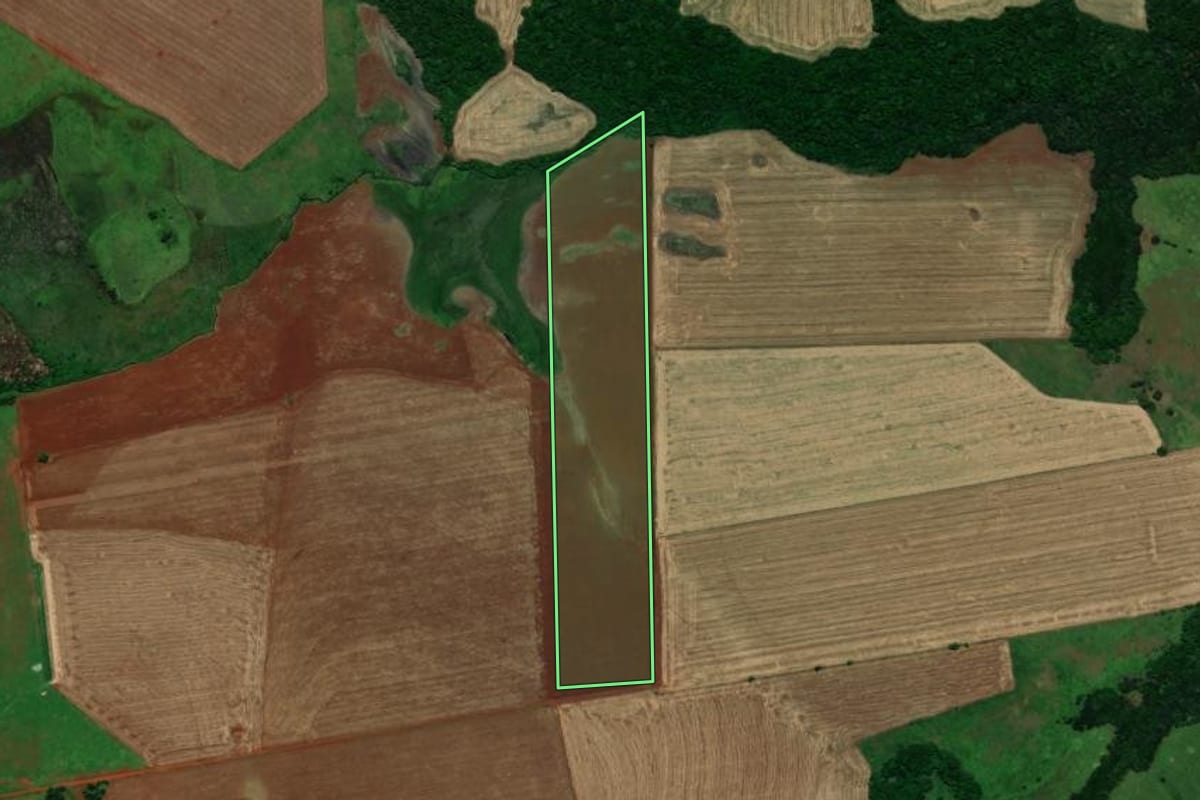 Imagem de satélite do imóvel rural em Santo Antônio das Missões (RS), com o contorno declarado no CAR desenhado por cima.