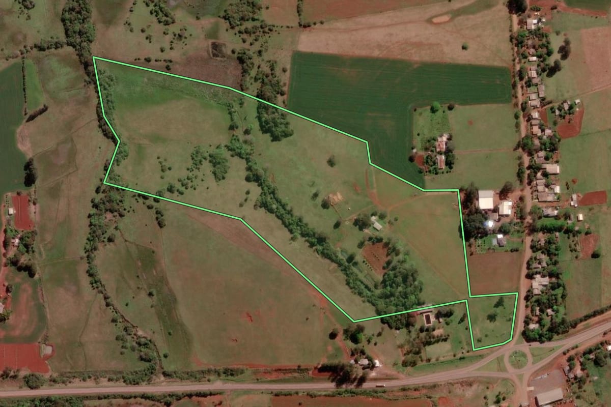Imagem de satélite do imóvel rural em Santo Antônio das Missões (RS), com o contorno declarado no CAR desenhado por cima.
