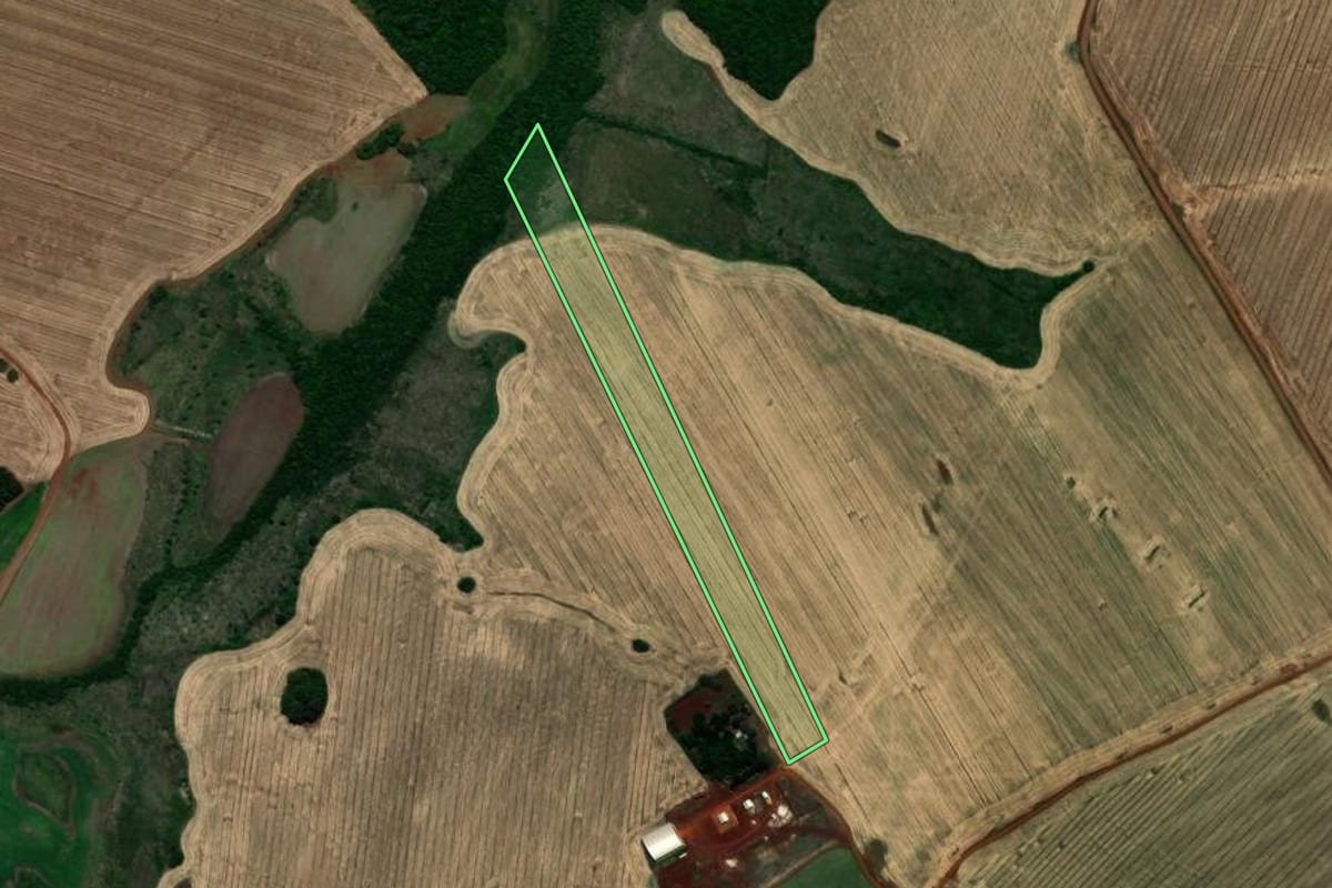 Imagem de satélite do imóvel rural em Santo Antônio das Missões (RS), com o contorno declarado no CAR desenhado por cima.