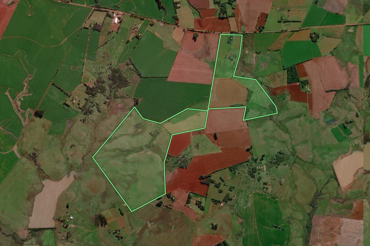 Imagem de satélite do imóvel rural em Santo Antônio das Missões (RS), com o contorno declarado no CAR desenhado por cima.