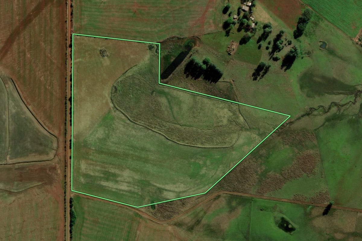 Imagem de satélite do imóvel rural em Santo Antônio das Missões (RS), com o contorno declarado no CAR desenhado por cima.