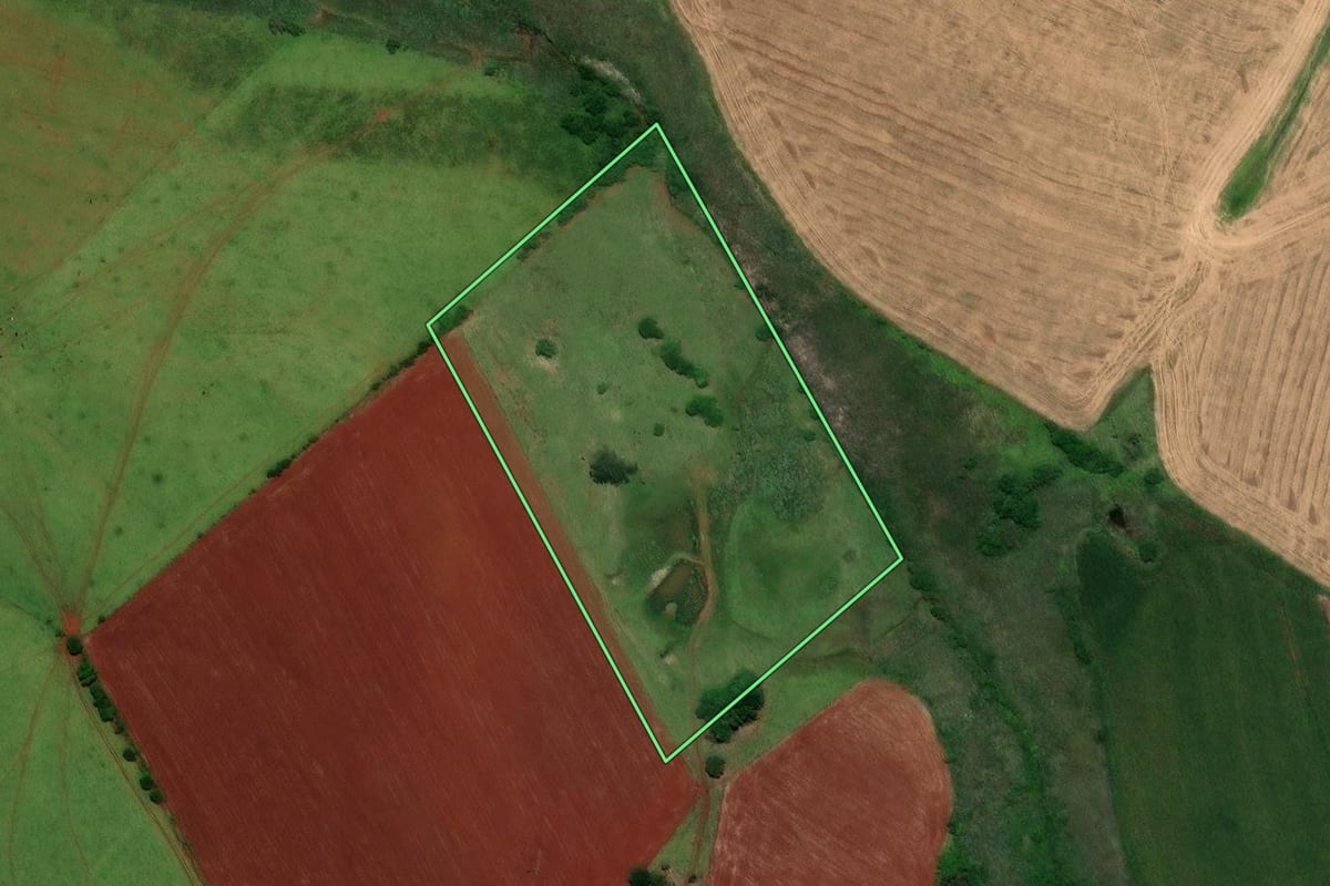 Imagem de satélite do imóvel rural em Santo Antônio das Missões (RS), com o contorno declarado no CAR desenhado por cima.