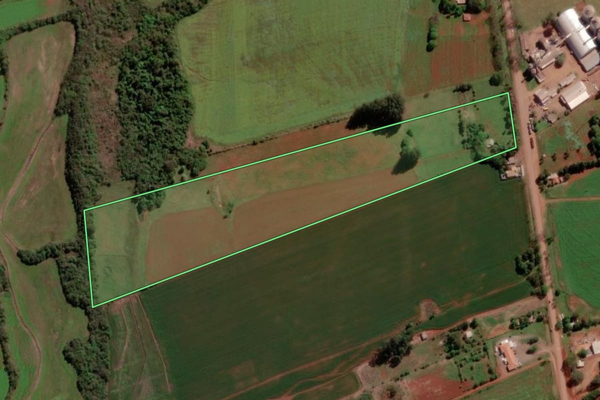 Imagem de satélite do imóvel rural em Santo Antônio das Missões (RS), com o contorno declarado no CAR desenhado por cima.