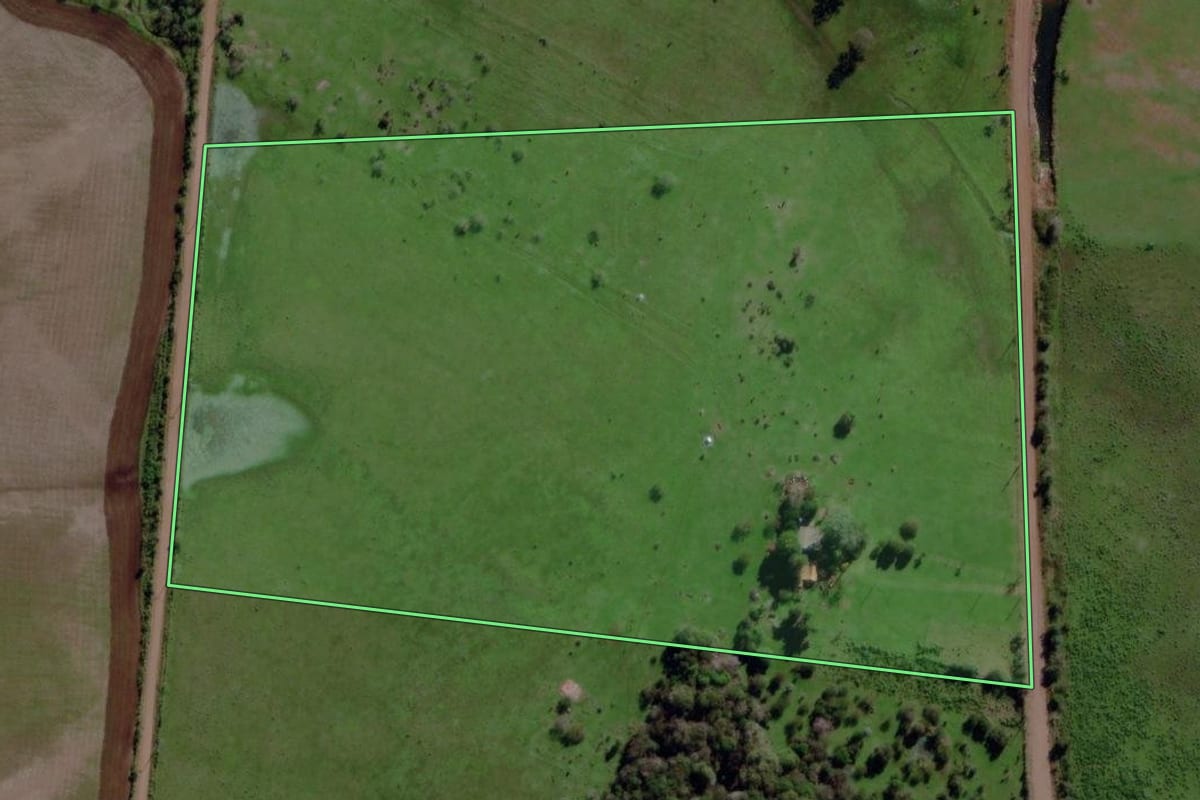 Imagem de satélite do imóvel rural em Santo Antônio das Missões (RS), com o contorno declarado no CAR desenhado por cima.