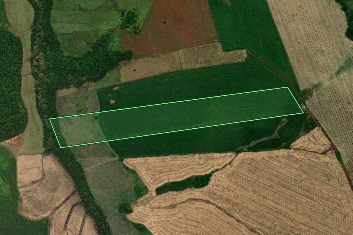 Imagem de satélite do imóvel rural em Santo Antônio das Missões (RS), com o contorno declarado no CAR desenhado por cima.