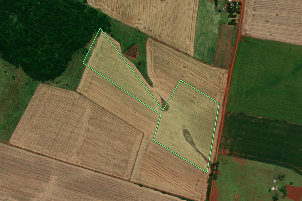 Imagem de satélite do imóvel rural em Santo Antônio das Missões (RS), com o contorno declarado no CAR desenhado por cima.