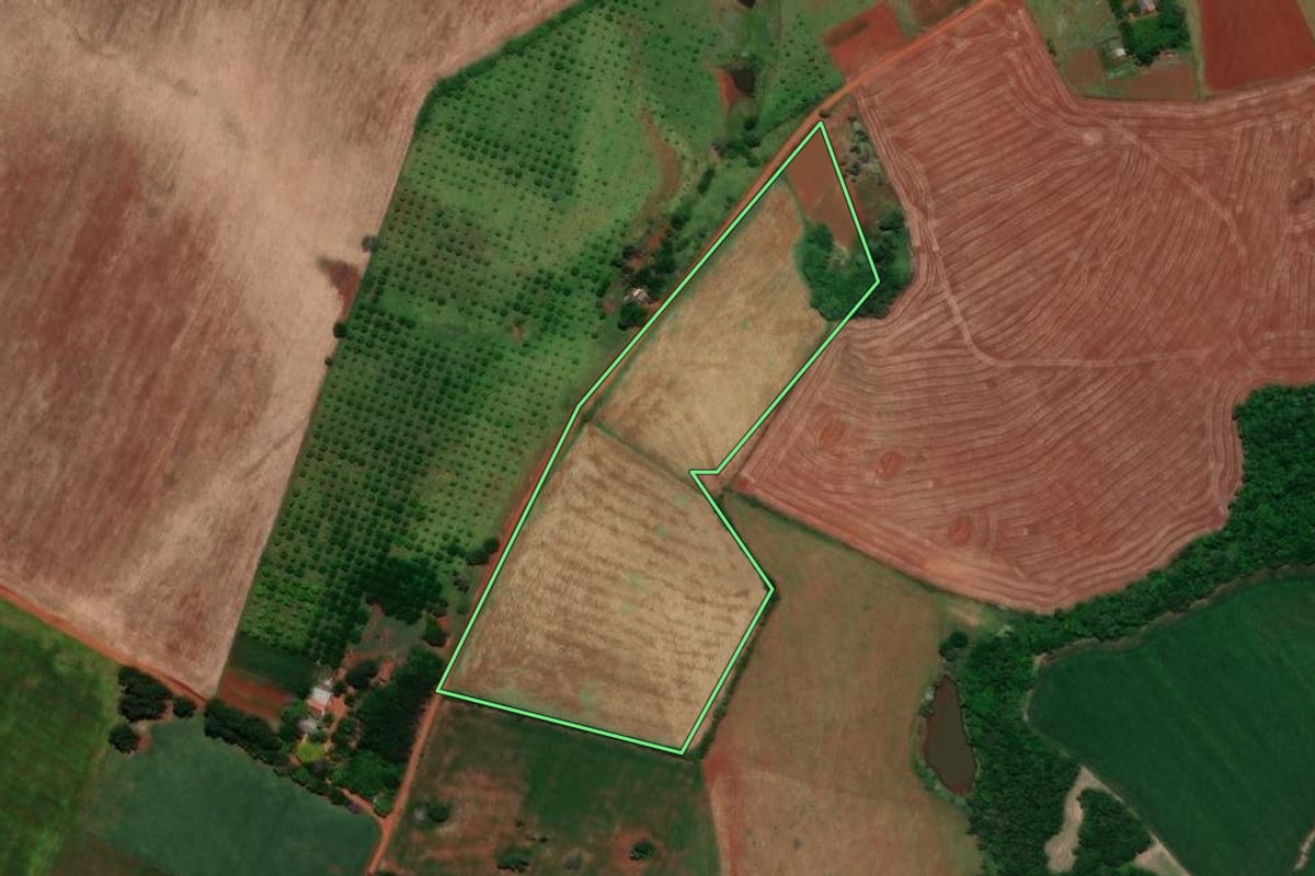 Imagem de satélite do imóvel rural em Santo Antônio das Missões (RS), com o contorno declarado no CAR desenhado por cima.