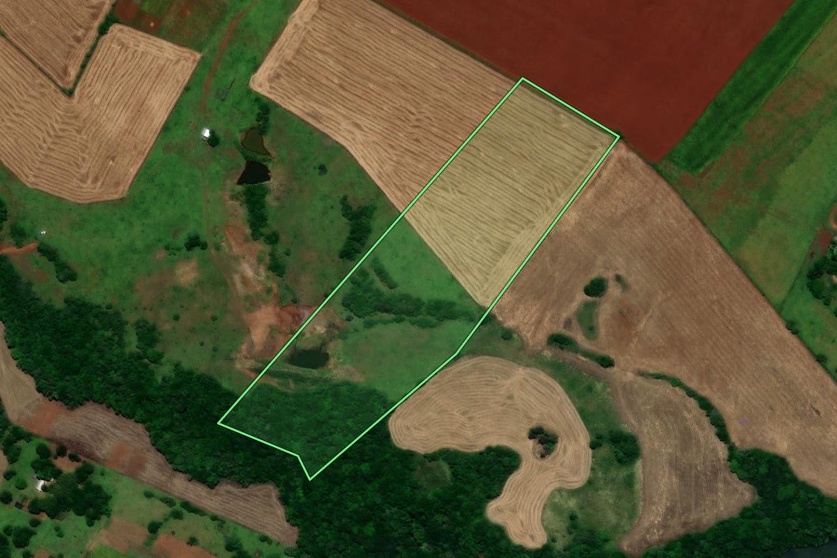 Imagem de satélite do imóvel rural em Santo Antônio das Missões (RS), com o contorno declarado no CAR desenhado por cima.