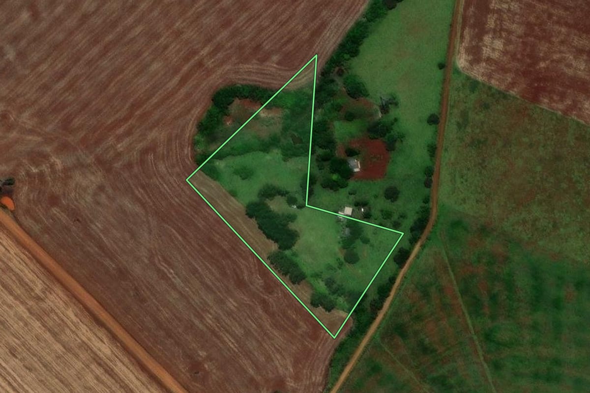 Imagem de satélite do imóvel rural em Santo Antônio das Missões (RS), com o contorno declarado no CAR desenhado por cima.