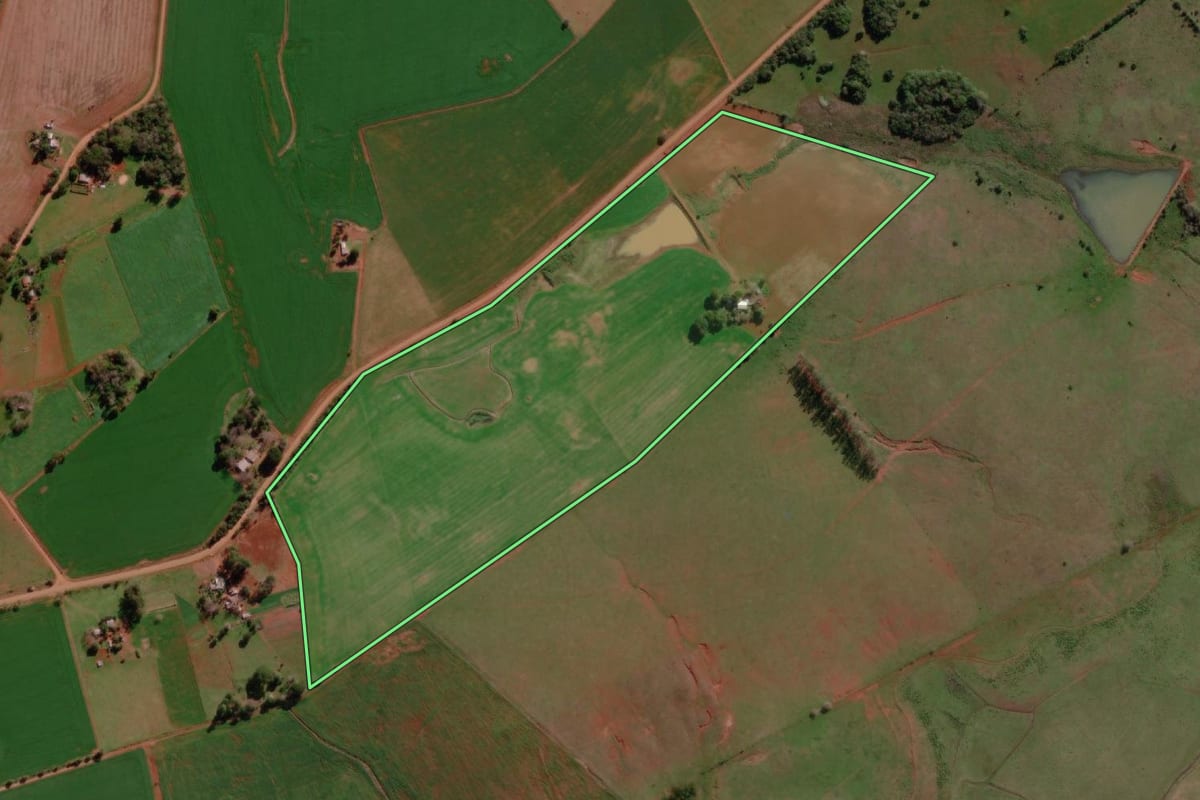 Imagem de satélite do imóvel rural em Santo Antônio das Missões (RS), com o contorno declarado no CAR desenhado por cima.