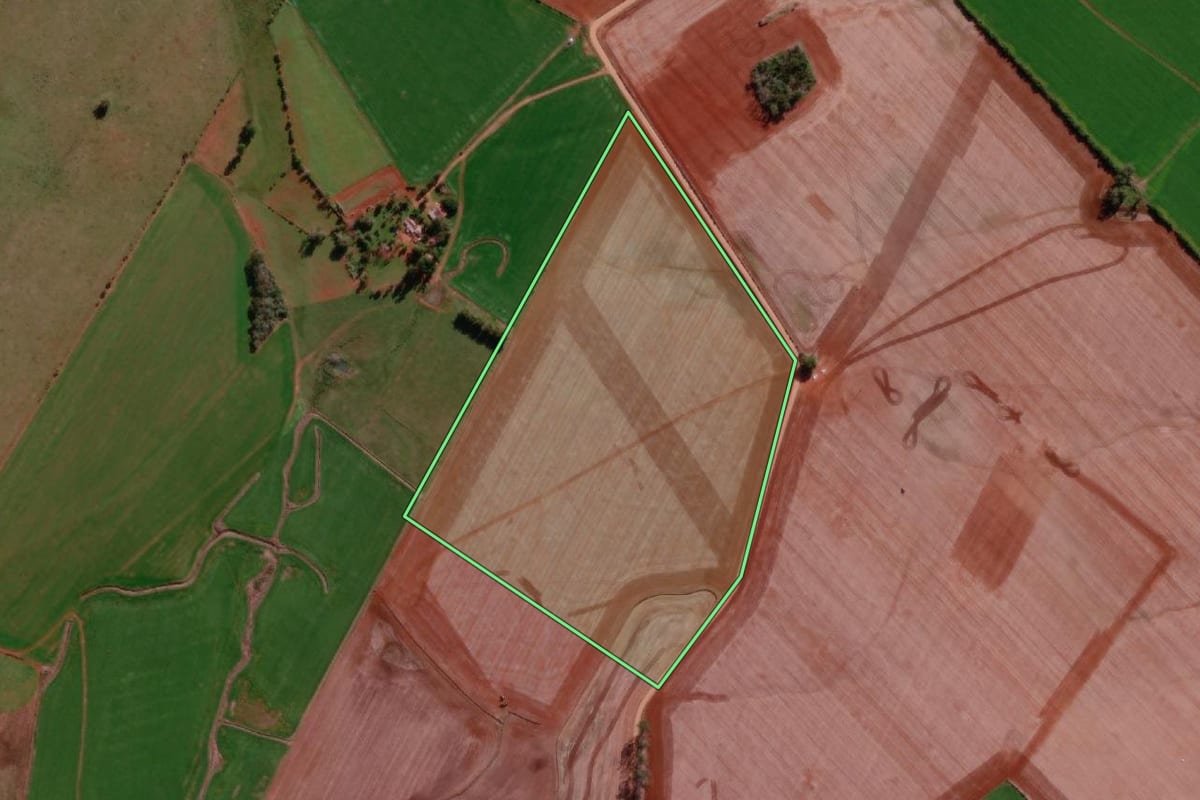 Imagem de satélite do imóvel rural em Santo Antônio das Missões (RS), com o contorno declarado no CAR desenhado por cima.