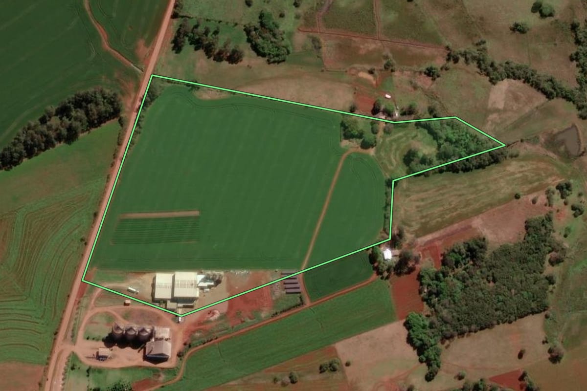 Imagem de satélite do imóvel rural em Santo Antônio das Missões (RS), com o contorno declarado no CAR desenhado por cima.
