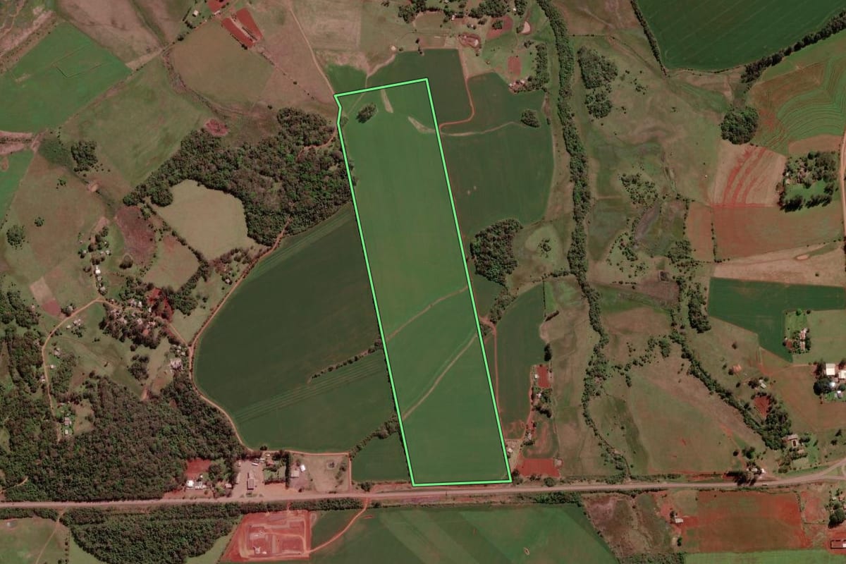 Imagem de satélite do imóvel rural em Santo Antônio das Missões (RS), com o contorno declarado no CAR desenhado por cima.