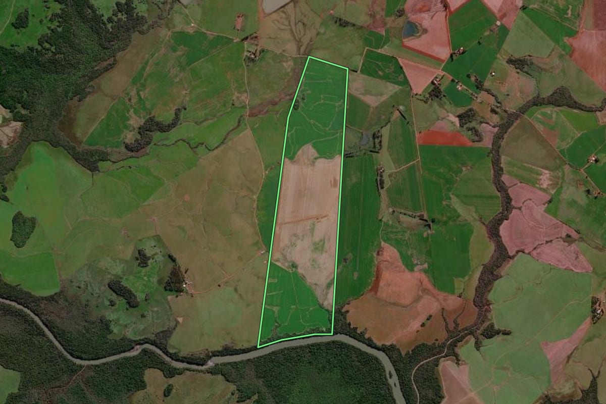 Imagem de satélite do imóvel rural em Santo Antônio das Missões (RS), com o contorno declarado no CAR desenhado por cima.