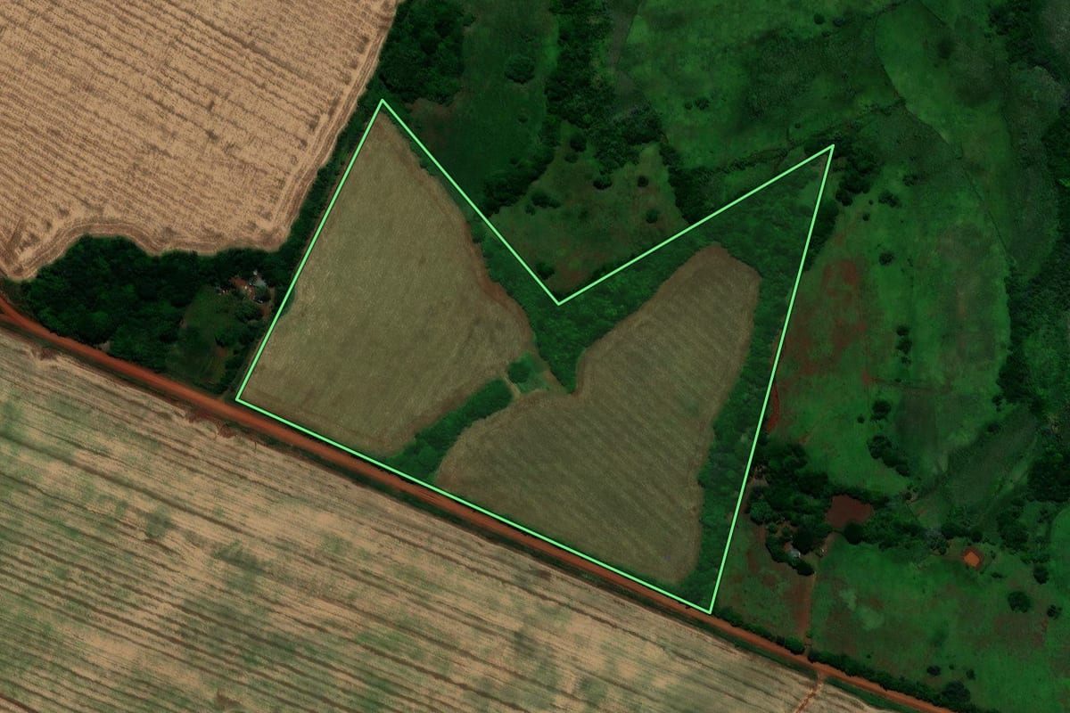 Imagem de satélite do imóvel rural em Santo Antônio das Missões (RS), com o contorno declarado no CAR desenhado por cima.