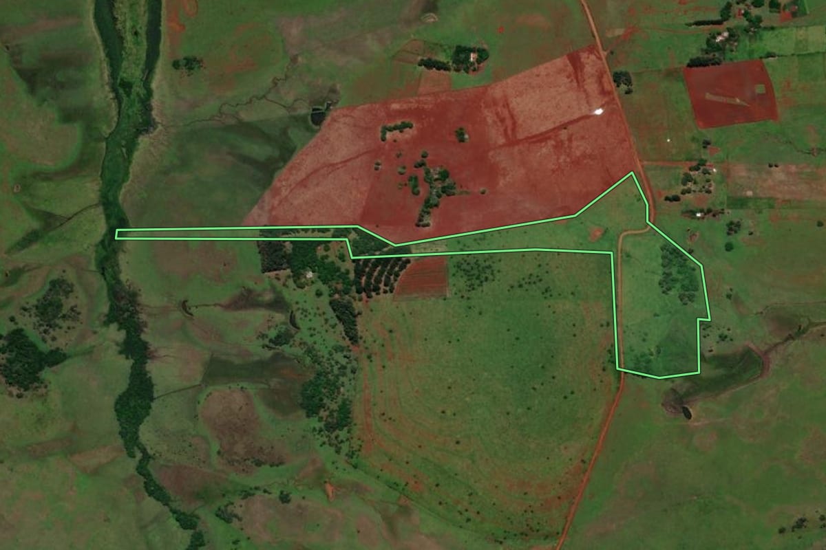 Imagem de satélite do imóvel rural em Santo Antônio das Missões (RS), com o contorno declarado no CAR desenhado por cima.