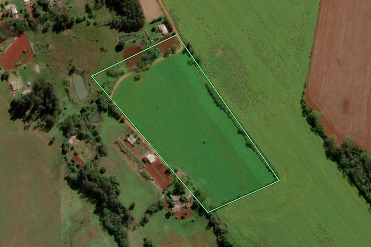 Imagem de satélite do imóvel rural em Santo Antônio das Missões (RS), com o contorno declarado no CAR desenhado por cima.