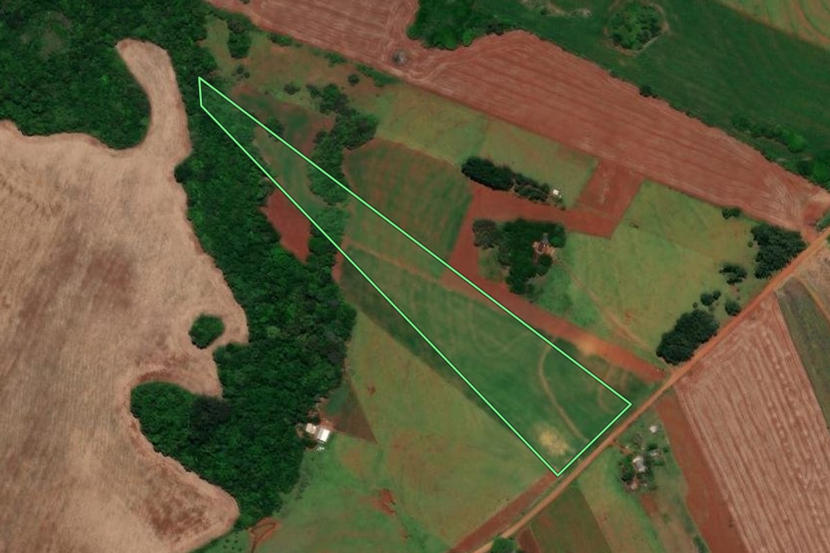 Imagem de satélite do imóvel rural em Santo Antônio das Missões (RS), com o contorno declarado no CAR desenhado por cima.