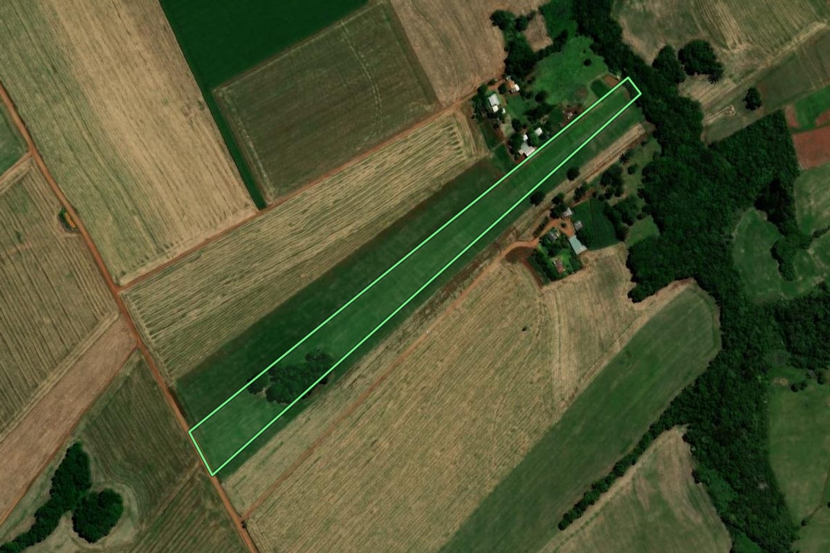 Imagem de satélite do imóvel rural em Santo Antônio do Planalto (RS), com o contorno declarado no CAR desenhado por cima.