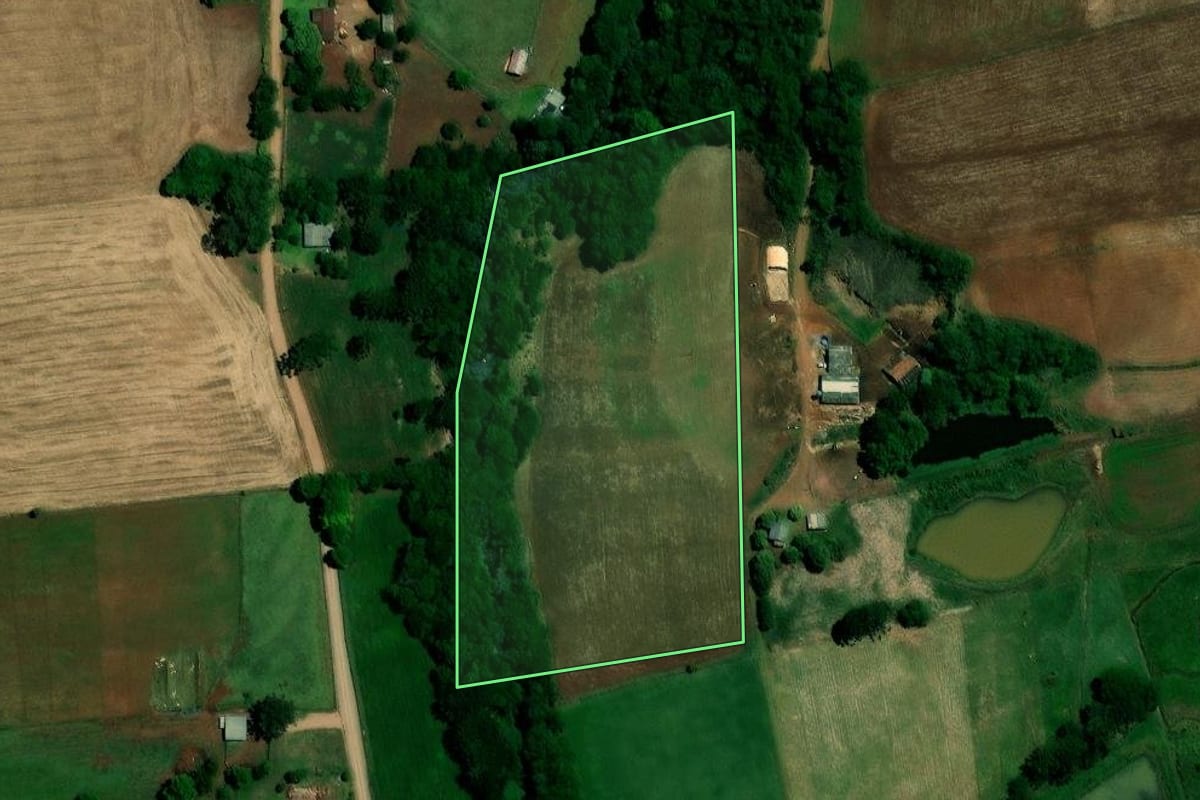 Imagem de satélite do imóvel rural em Santo Antônio do Planalto (RS), com o contorno declarado no CAR desenhado por cima.