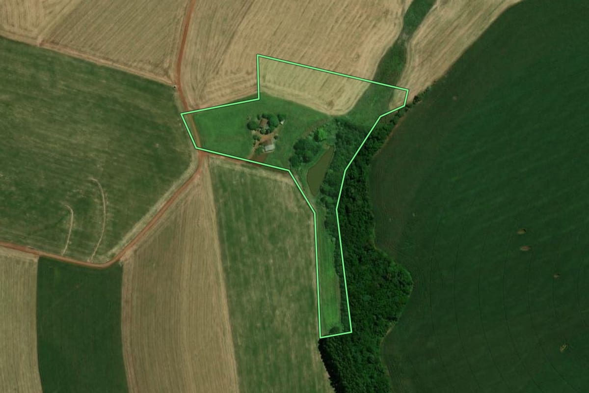 Imagem de satélite do imóvel rural em Santo Antônio do Planalto (RS), com o contorno declarado no CAR desenhado por cima.