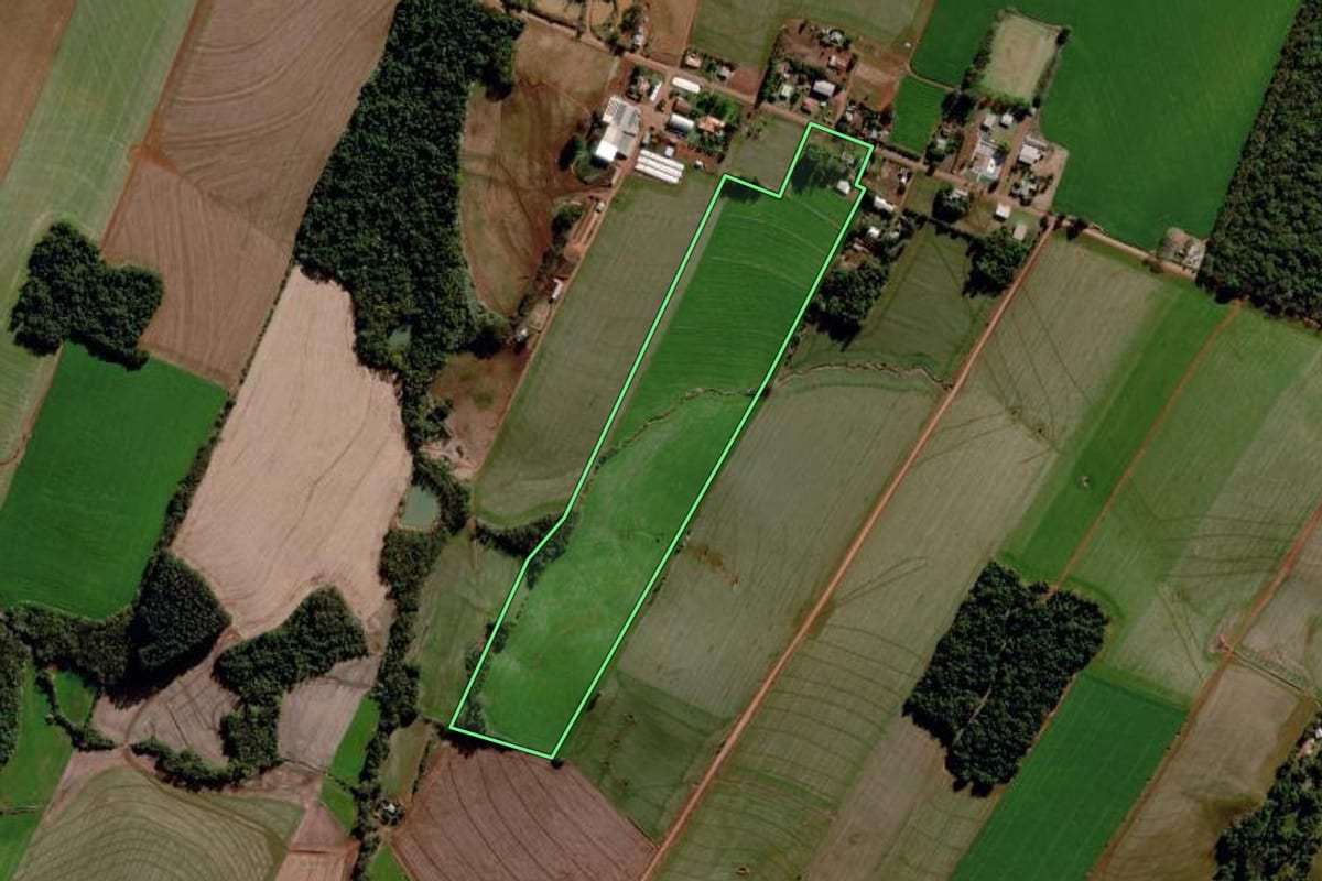 Imagem de satélite do imóvel rural em Santo Augusto (RS), com o contorno declarado no CAR desenhado por cima.