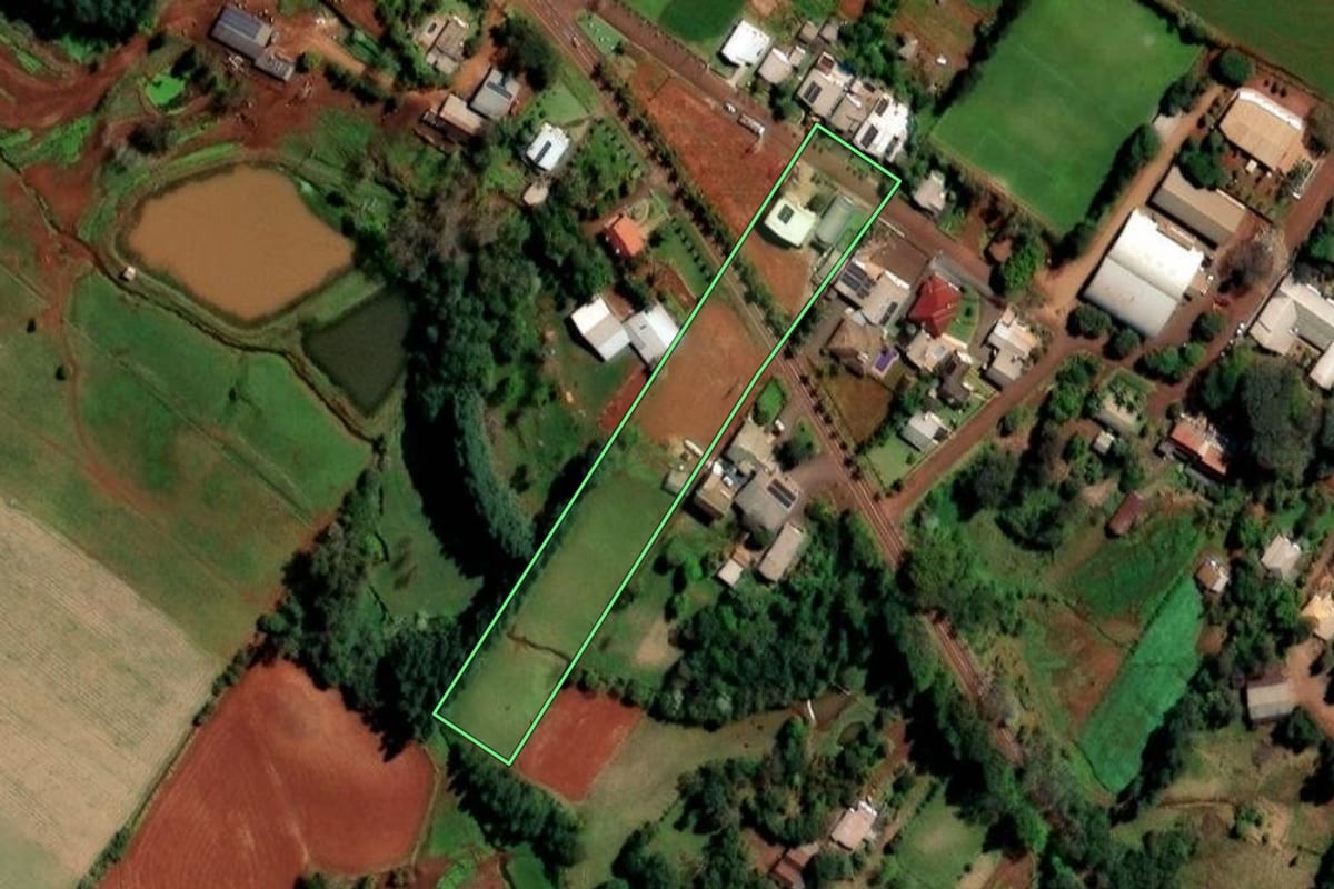 Imagem de satélite do imóvel rural em Santo Cristo (RS), com o contorno declarado no CAR desenhado por cima.
