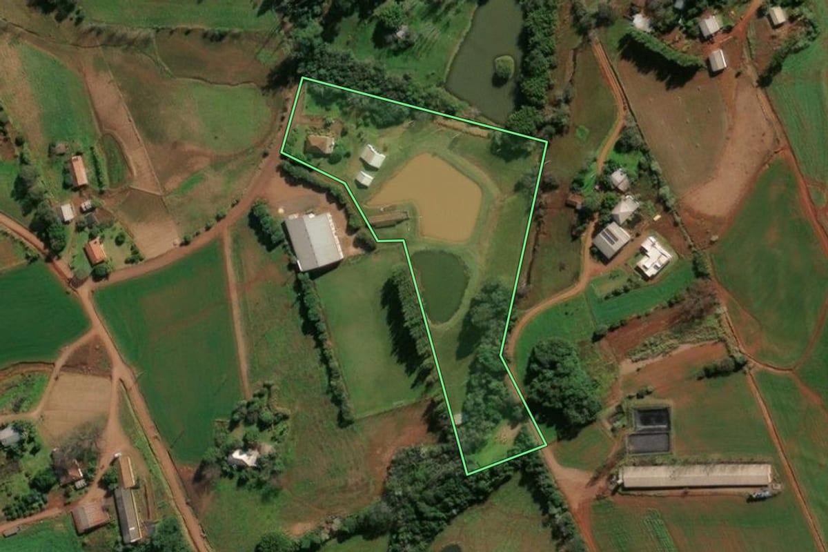 Imagem de satélite do imóvel rural em Santo Cristo (RS), com o contorno declarado no CAR desenhado por cima.